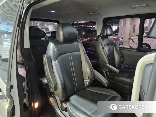Hyundai Staria 2021 Белый из Кореи, фото 3