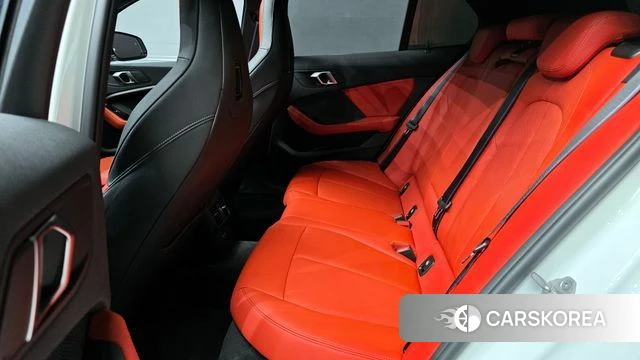 BMW 1 Series (F40) 2023 Белый из Кореи, фото 3