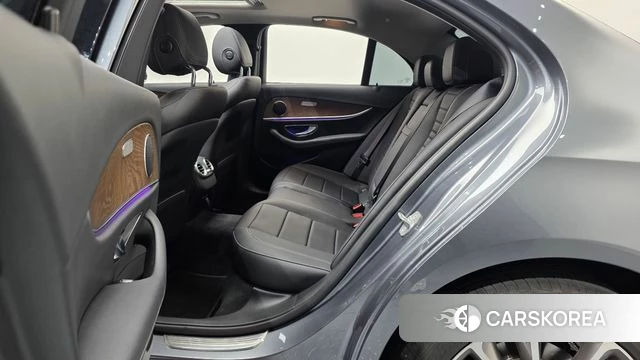 Mercedes-Benz E-Class W213 2018 Серый из Кореи, фото 3