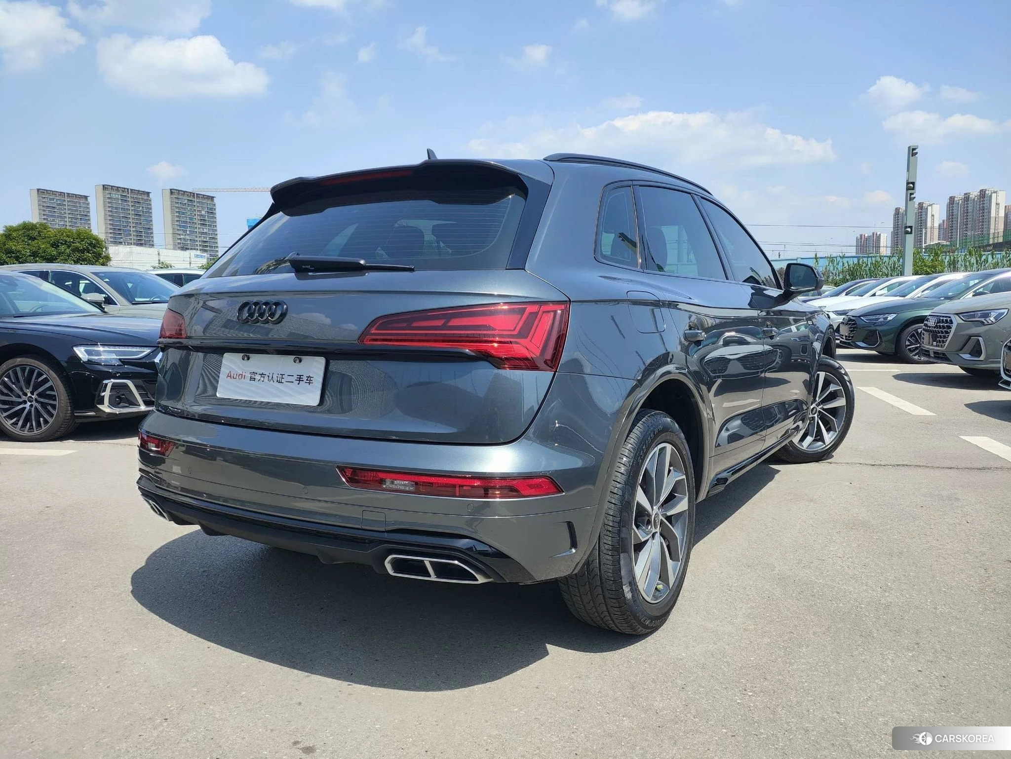 Audi Q5L 2023 Темно-серый из Китая, фото 3