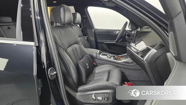 BMW X7 (G07) 2025 Черный из Кореи, фото 3