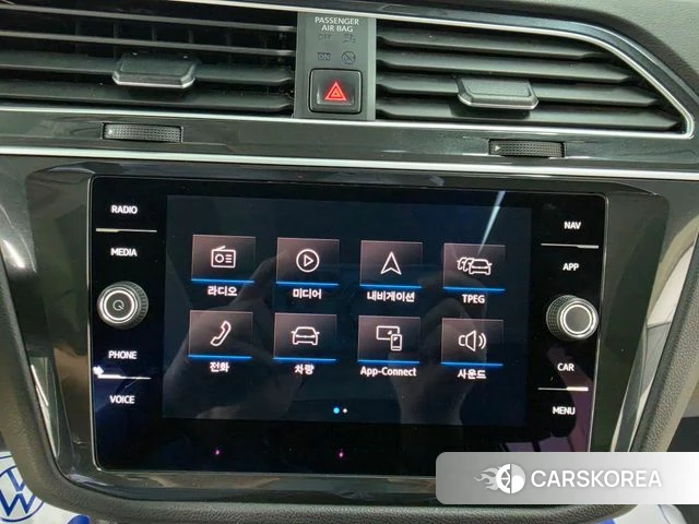Volkswagen Tiguan second Generation 2020 Белый из Кореи, фото 3