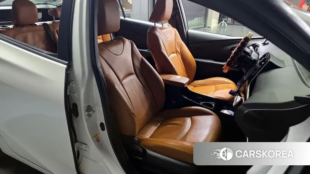 Toyota Prius 4th Generation 2018 Белый из Кореи, фото 3