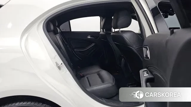 Mercedes-Benz A-Class W176 2018 Жемчужный цвет из Кореи, фото 3