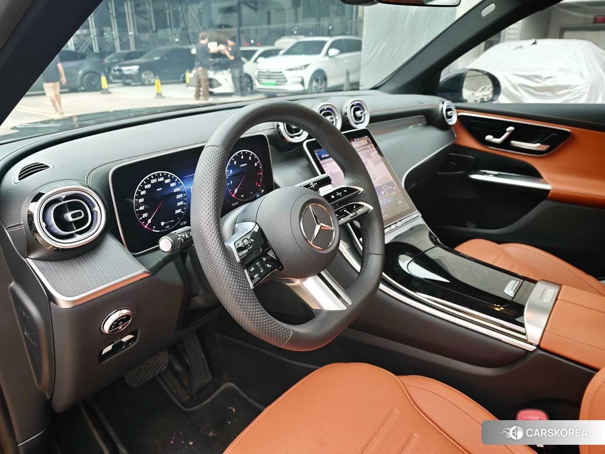Mercedes-Benz GLC 2024 Черный из Китая, фото 3