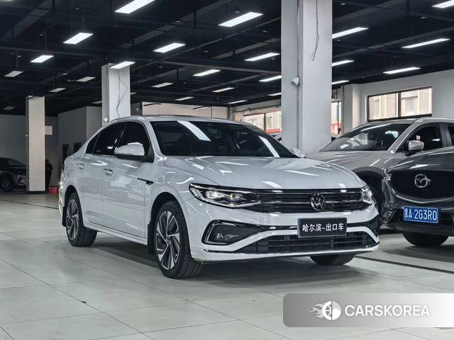 Volkswagen Bora 2022 Белый из Китая, фото 3