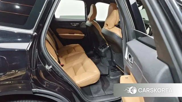 Volvo XC60 second Generation 2021 Черный из Кореи, фото 3