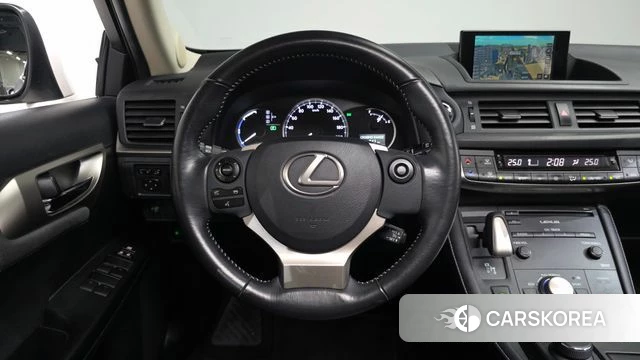 Lexus CT200h 2018 Белый из Кореи, фото 3
