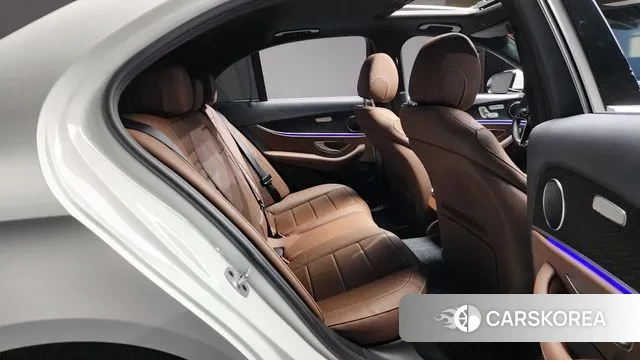 Mercedes-Benz E-Class W213 2023 Белый из Кореи, фото 3