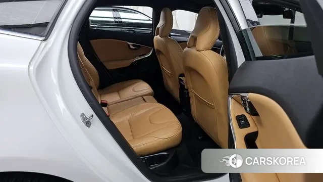 Volvo V40 2018 Белый из Кореи, фото 3