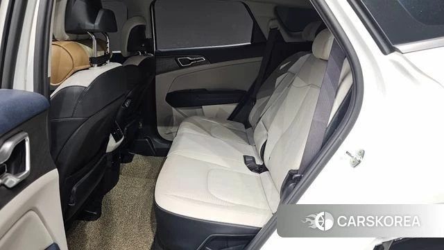 Kia Sportage 5th Generation Hybrid 2022 Белый из Кореи, фото 3