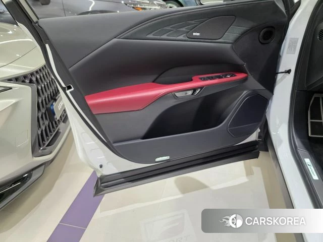Lexus RX500h 5th generation 2025 Белый из Кореи, фото 3