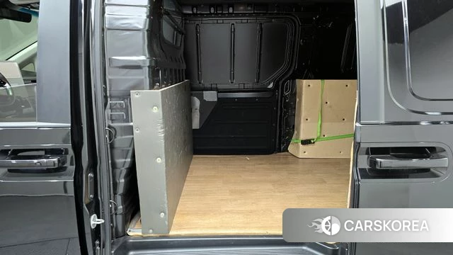 Hyundai Staria 2023 Черный из Кореи, фото 3