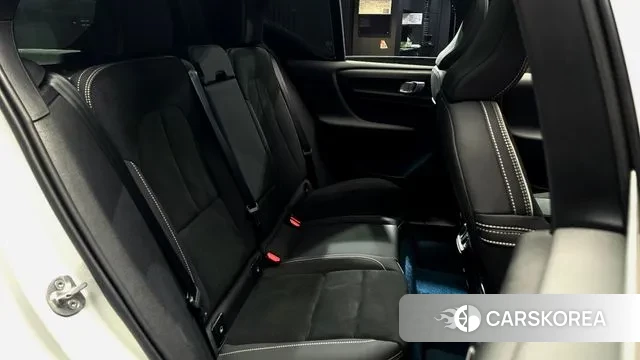 Volvo XC40 Richards 2024 Белый из Кореи, фото 3