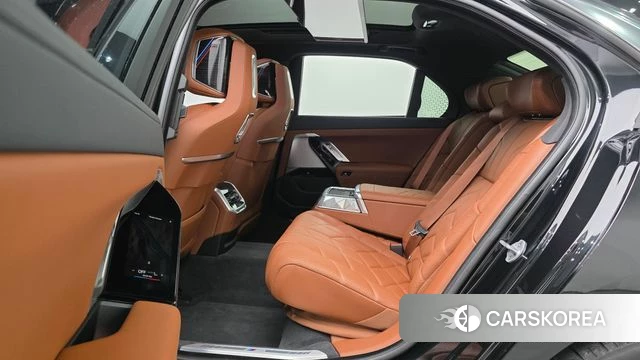 BMW 7 Series (G70) 2025 Черный из Кореи, фото 3