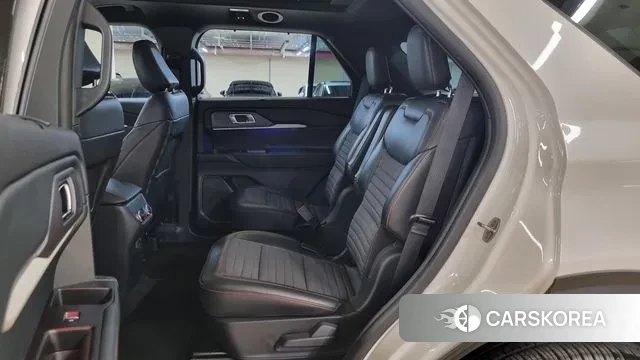 Ford Explorer 6th Generation 2024 Белый из Кореи, фото 3