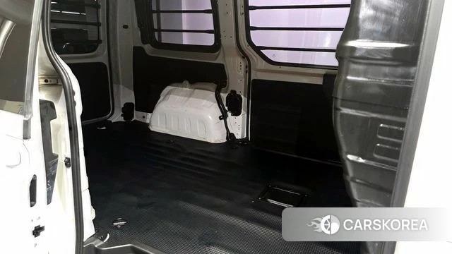 Hyundai Staria 2023 Белый из Кореи, фото 3