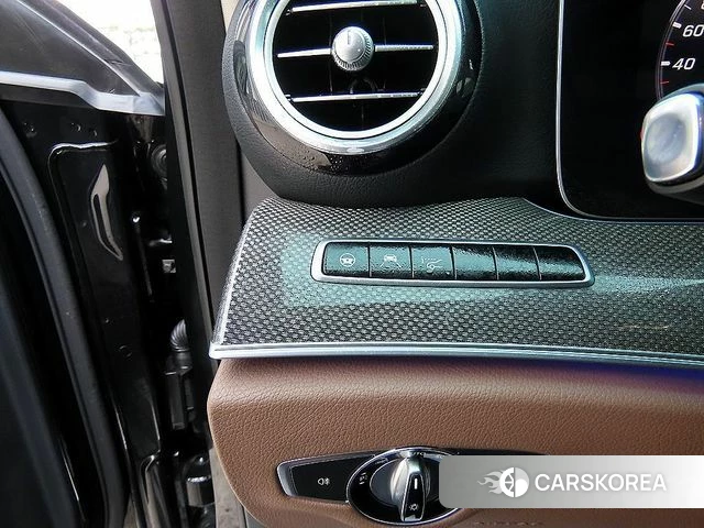 Mercedes-Benz E-Class W213 2019 Черный из Кореи, фото 3