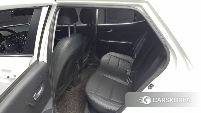 Kia Stonic 2018 Белый из Кореи, фото 3