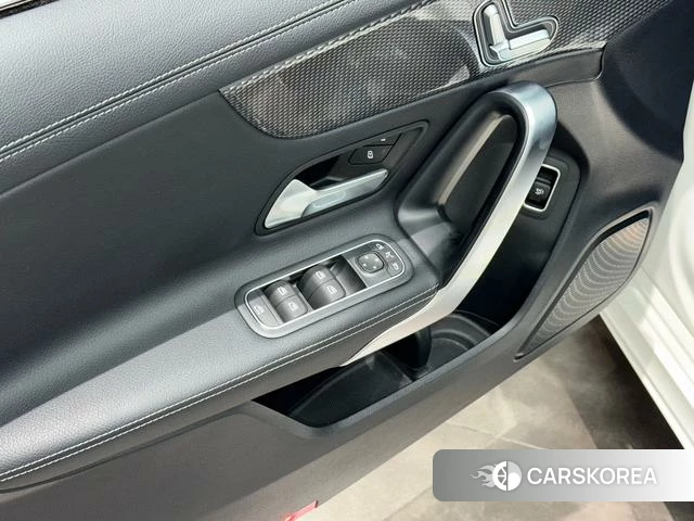 Mercedes-Benz Class A 2021 Белый из Китая, фото 3