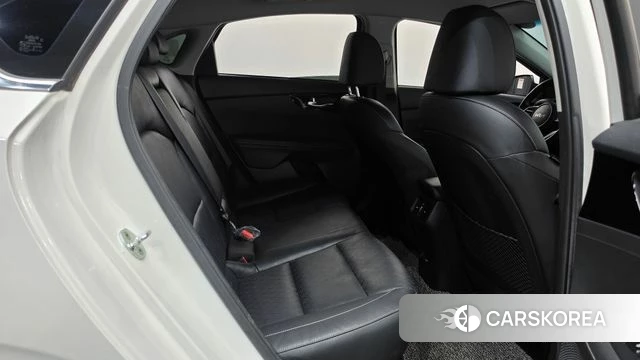 Kia The New K3 2nd generation 2021 Белый из Кореи, фото 3