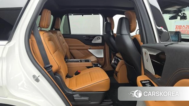 Lincoln Aviator 2nd generation 2022 Белый из Кореи, фото 3