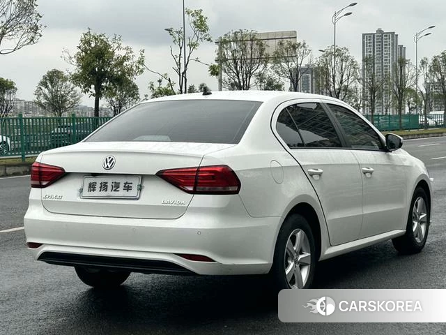 Volkswagen Lavida 2022 Белый из Китая, фото 3