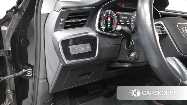 Audi A6 (C8) 2020 Черный из Кореи, фото 3