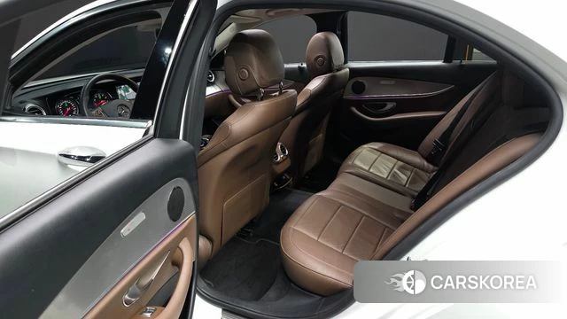 Mercedes-Benz E-Class W213 2018 Белый из Кореи, фото 3