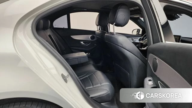 Mercedes-Benz C-Class W205 2018 Белый из Кореи, фото 3