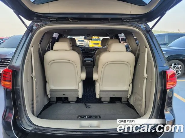 Kia The New Carnival id 2718418 из Кореи 3