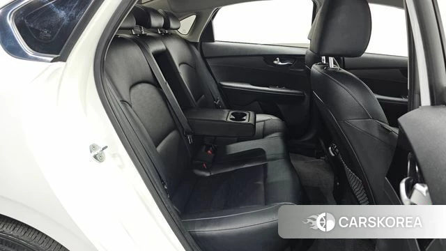 Kia The New K3 2nd generation 2022 Белый из Кореи, фото 3