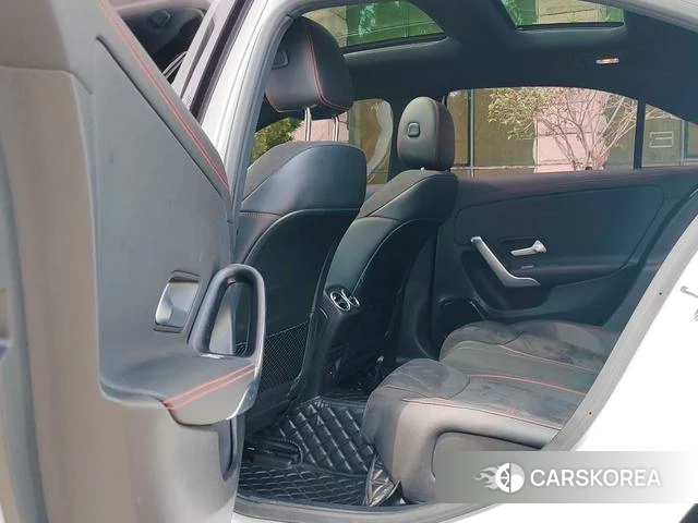 Mercedes-Benz Class A 2023 Белый из Китая, фото 3
