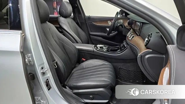 Mercedes-Benz E-Class W213 2020 Серебряный из Кореи, фото 3