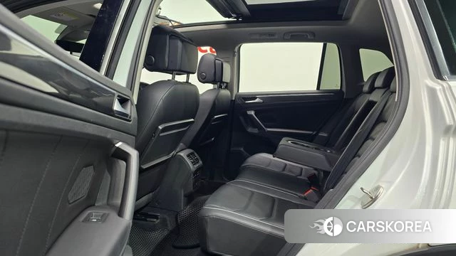 Volkswagen Tiguan second Generation 2020 Белый из Кореи, фото 3