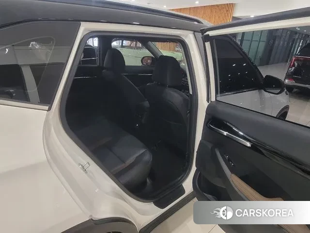 Kia Seltos 2021 Белый двухцветный из Кореи, фото 3