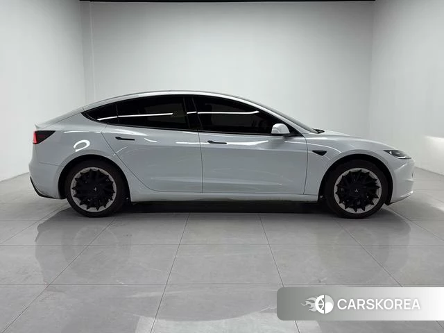 Tesla Model 3 2025 Белый из Китая, фото 3