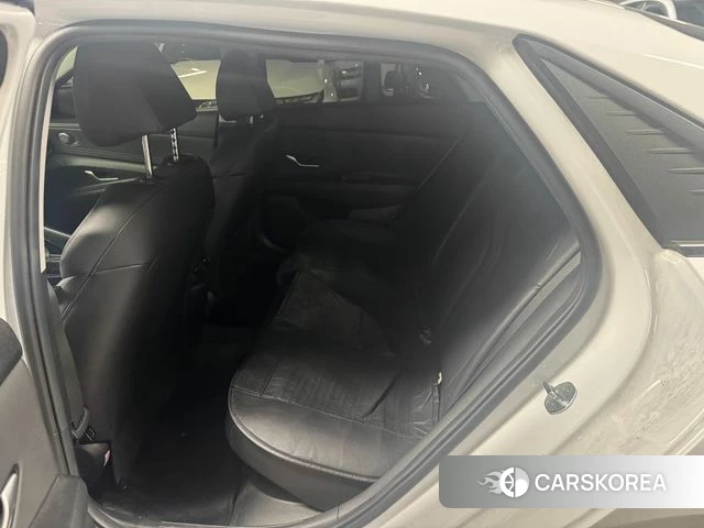 Hyundai Avante Hybrid (CN7) 2022 Белый из Кореи, фото 3