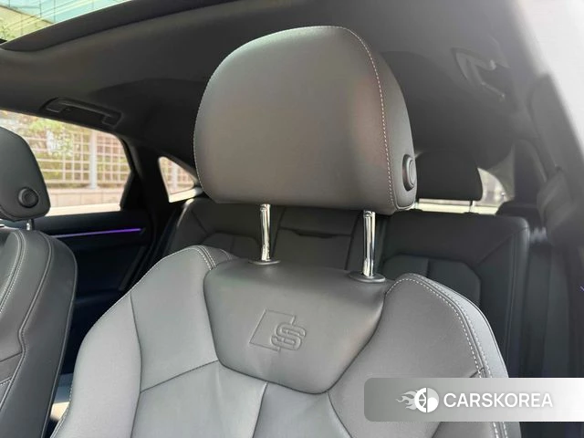 Audi Q3 (F3) 2020 Белый из Кореи, фото 3