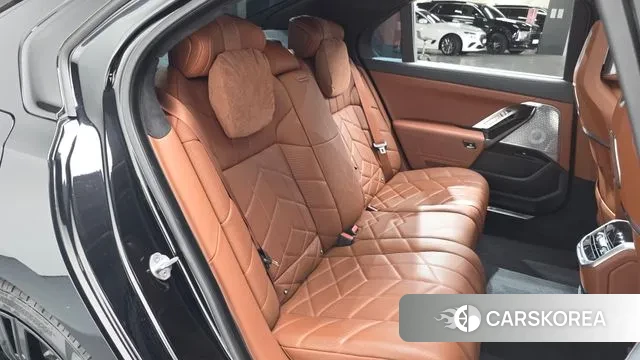 BMW i7 (G70) 2024 Черный из Кореи, фото 3