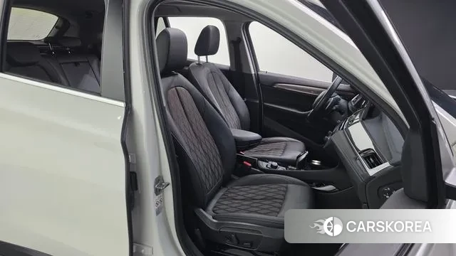 BMW X1 (F48) 2021 Белый из Кореи, фото 3