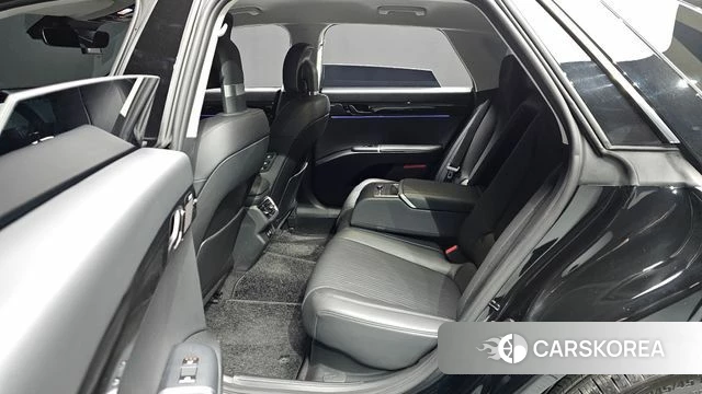 Hyundai Grandeur Hybrid (GN7) 2023 Черный из Кореи, фото 3