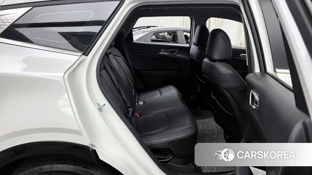 Kia Sportage 5th Generation Hybrid 2023 Белый из Кореи, фото 3