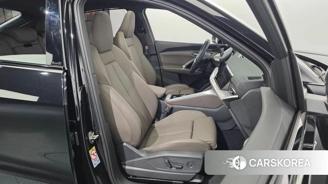 Audi Q5 (80A) 2025 Черный из Кореи, фото 3