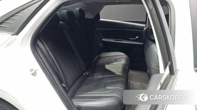 Hyundai Avante Hybrid (CN7) 2022 Белый из Кореи, фото 3