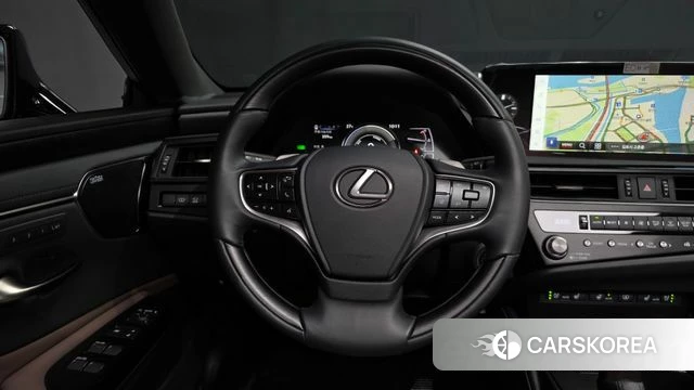 Lexus ES300h 7th generation 2025 Серый из Кореи, фото 3