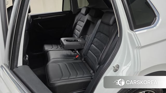 Volkswagen Tiguan second Generation 2022 Белый из Кореи, фото 3