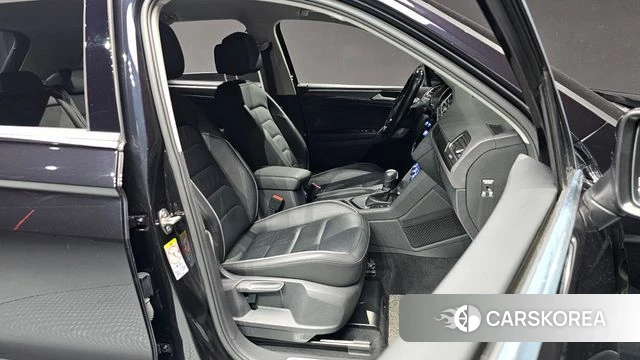 Volkswagen Tiguan second Generation 2020 Черный из Кореи, фото 3