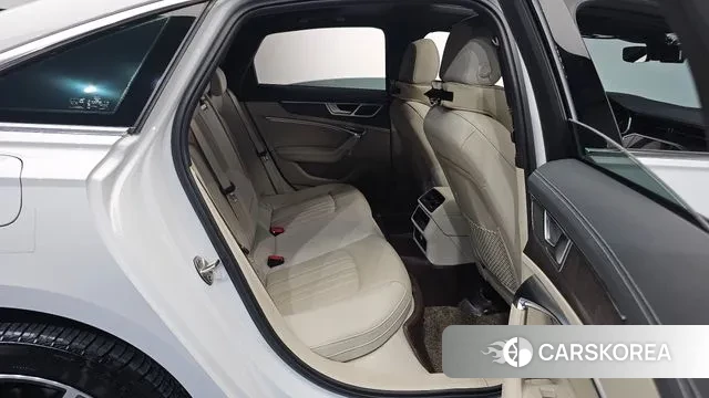 Audi A6 (C8) 2020 Белый из Кореи, фото 3