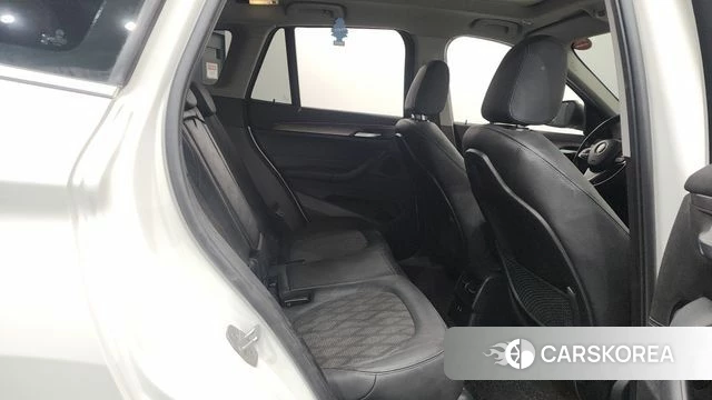 BMW X1 (F48) 2021 Белый из Кореи, фото 3